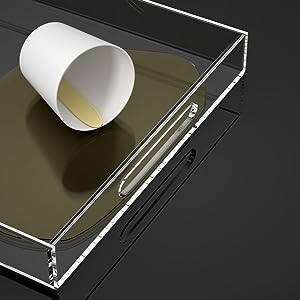 تصميم مقاوم للتسرب تتميز صينية التقديم الشفافة بحواف منحنية من أحد الأطراف وحواف محكمة الغلق ملتصقة بالكامل من الطرف الآخر. الزوايا المغلقة قادرة على احتواء الانسكابات ومنعها من التدفق عبر الحواف. يمكنك حمل أكوابك وسوائلك دون القلق بشأن ما إذا كانت ستهبط على الأرض.