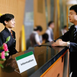 حامل عرض لافتات اكريليك شفاف صغير – مقاس 4×6 سم لسطح المكتب أو الطاولات 7 حامل عرض لافتات